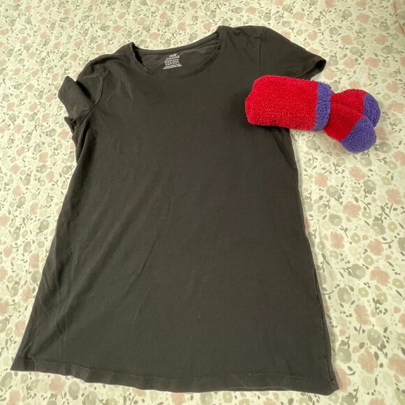 Bundle of 2 Basic T-Shirts - Women's Small SIzes - GUC - Picture 13 of 14